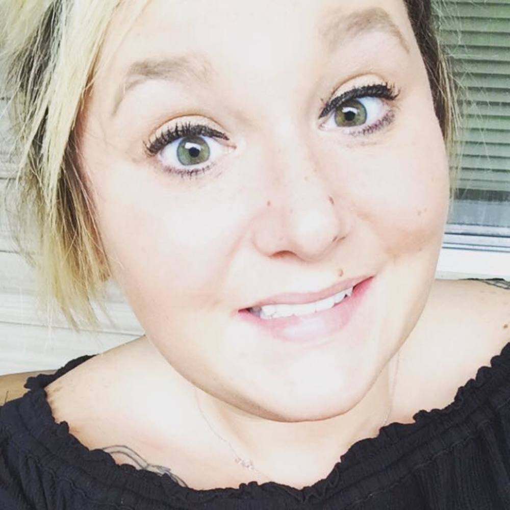 Meet your Posher, Cynthia